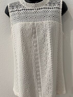 COUPE COLLECTION | Women’s WHITE Crocheted LACE Sleeveless Top | Floral | Large